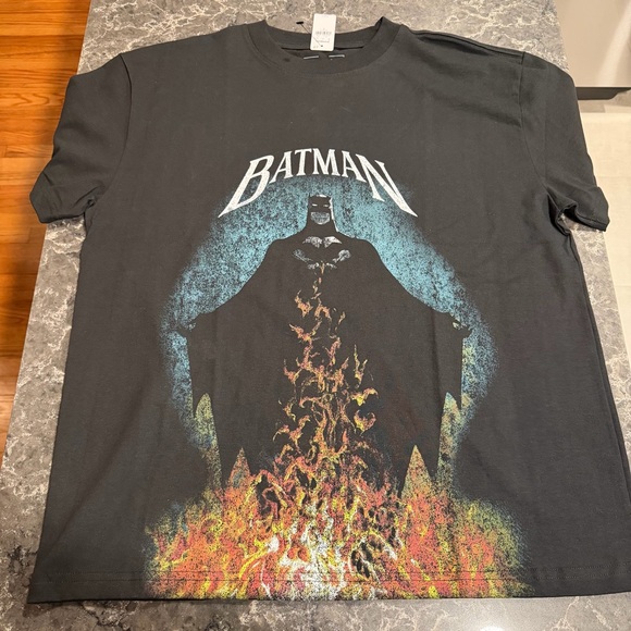 NWT DC Batman Graphic T-Shirt - Picture 7 of 8